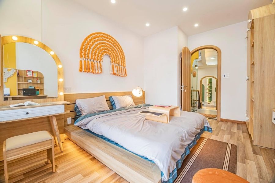 Có Nên Lát Sàn Gỗ Trong Phòng Ngủ? Cách Chọn Sàn Gỗ Cho Phòng Ngủ Đẹp